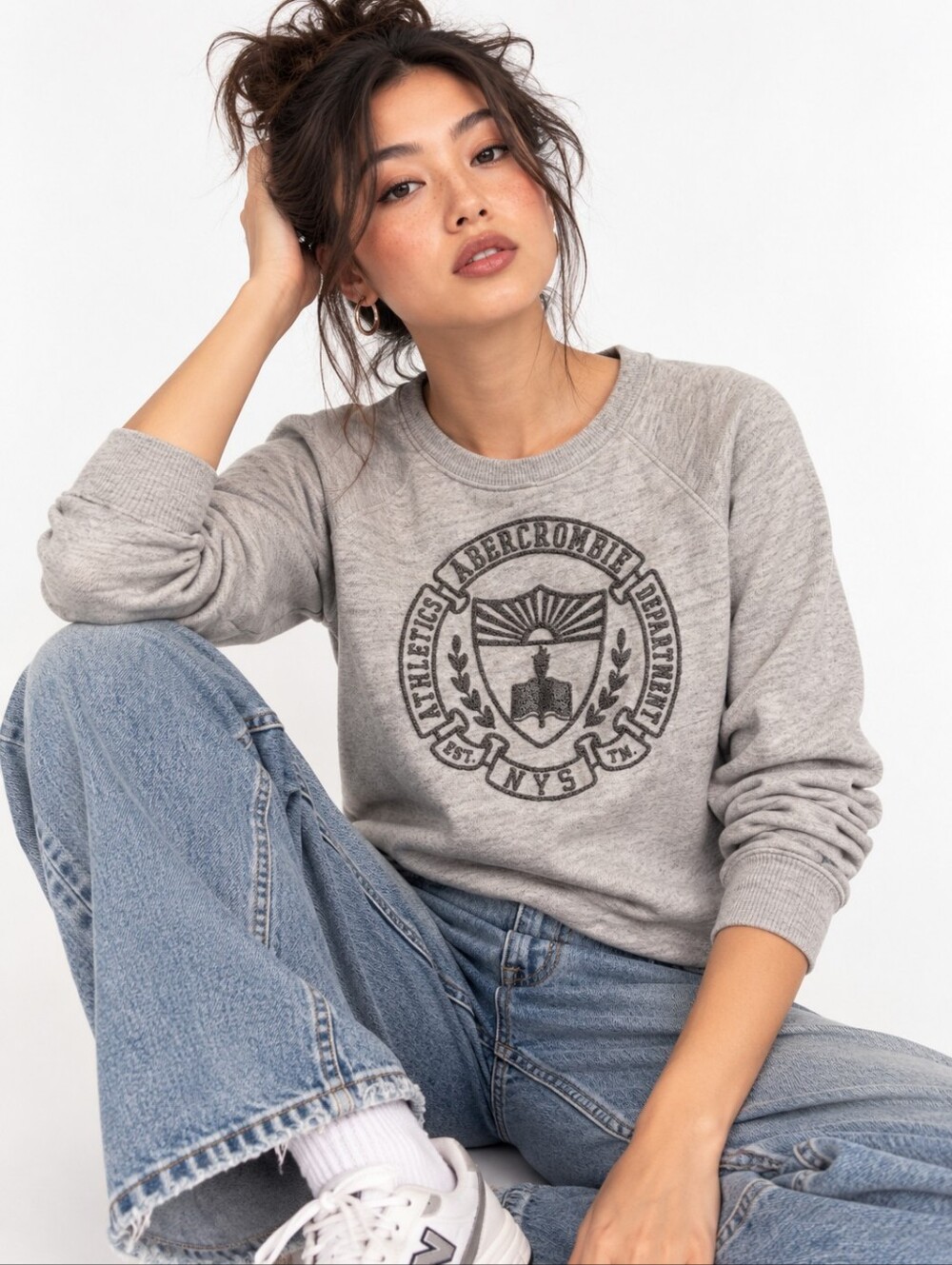 Abercrombie & Fitch Woman's Sweatshirt Grey Beaded 100% Cotton Crew Neck Size M